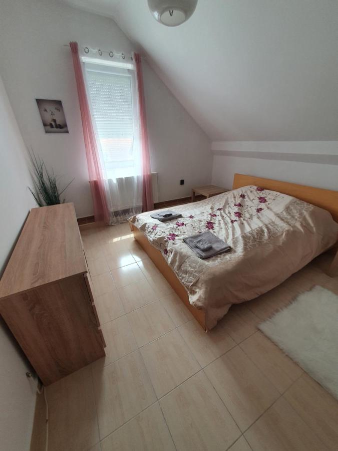 Sosto Apartman Секешфехервар Экстерьер фото