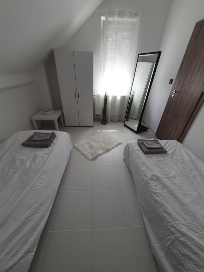 Sosto Apartman Секешфехервар Экстерьер фото