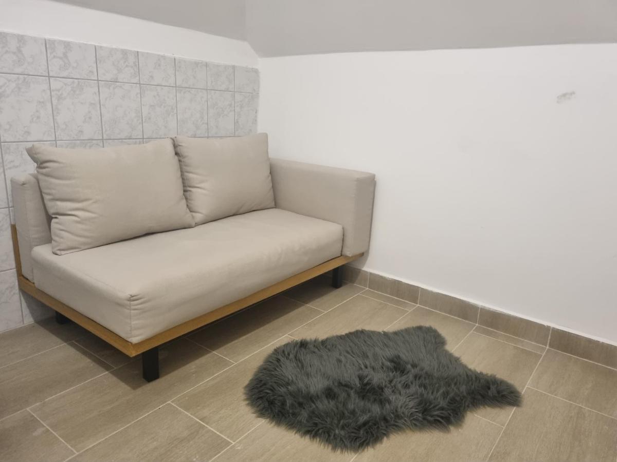 Sosto Apartman Секешфехервар Экстерьер фото